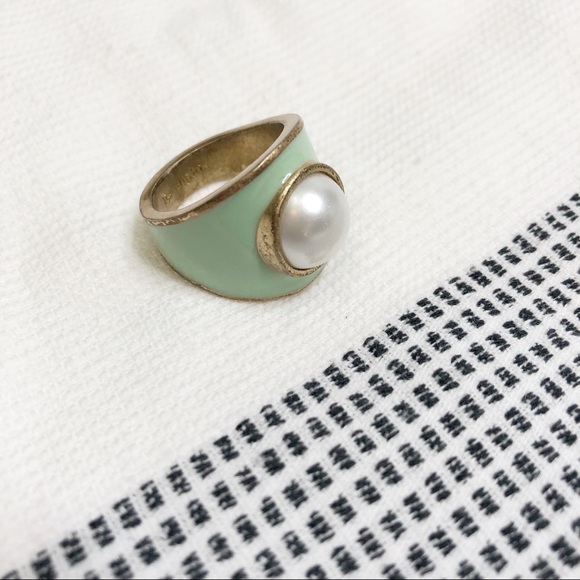 Lia Sophia Jewelry - Gold green pearl lia Sophia ring Lia Sophia Jewelry - Gold green pearl lia Sophia ring